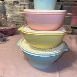 Tupperware 