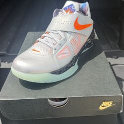 KD 4 (Galaxy)