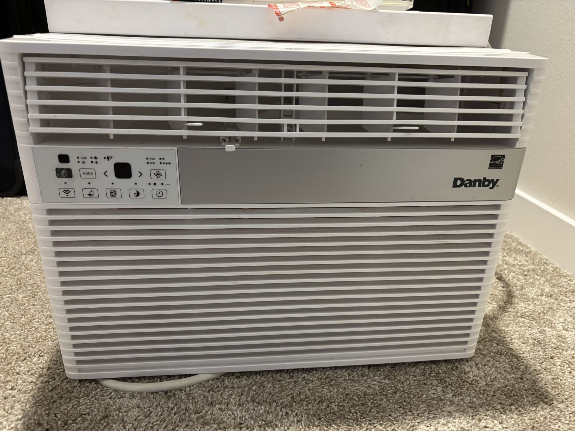 Window Air Conditioner - Danby (12000 BTU)