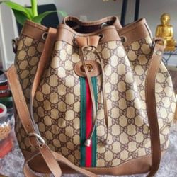 Authentic VTG. Gucci Drawstring Bag Large