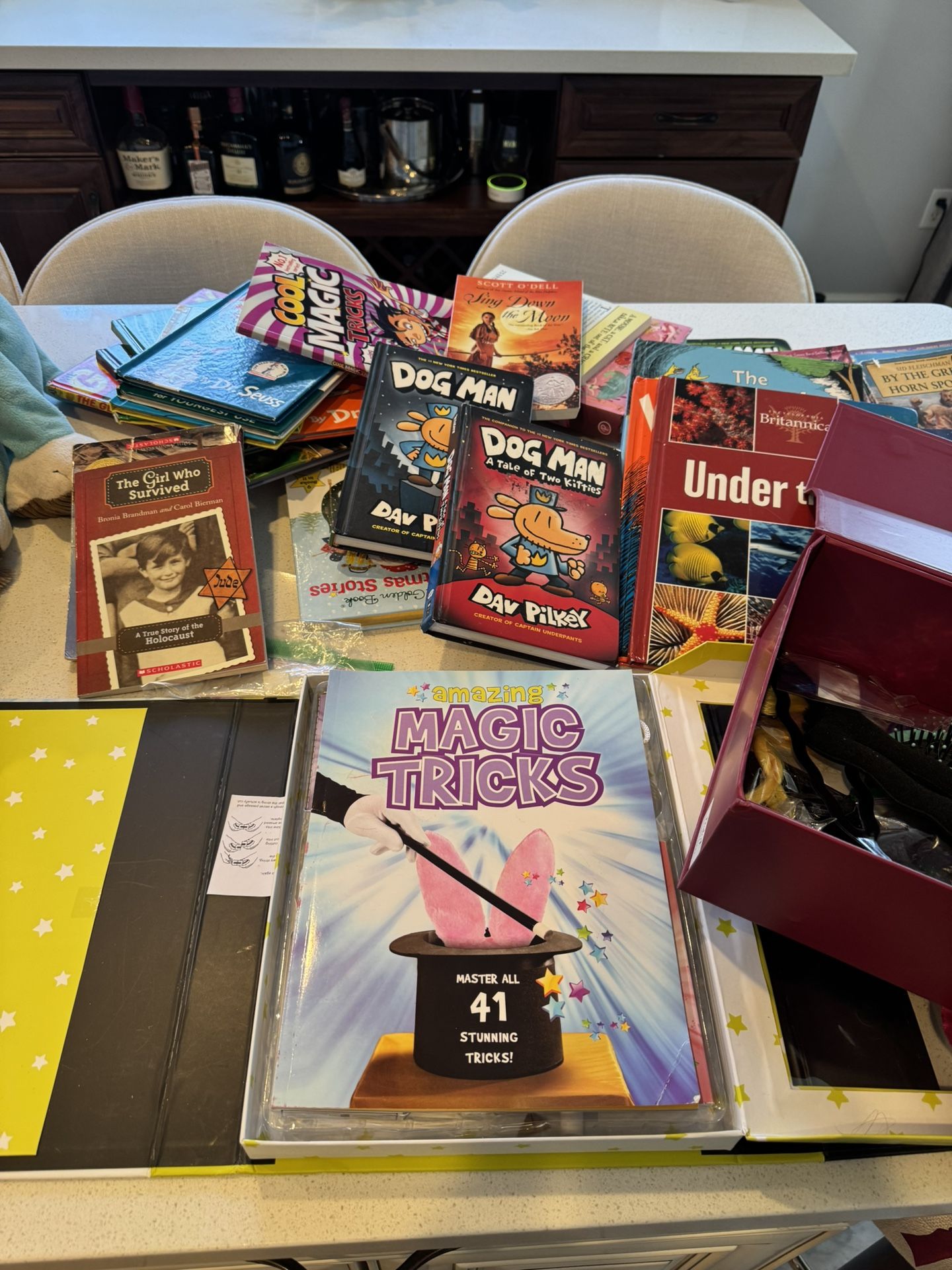Kids Yoys And Books