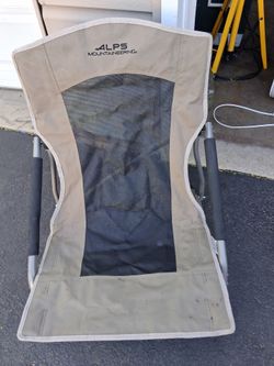 Chairs/sillas (I have 3/tengo 3)