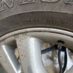 TIRE  P275/60R18   DUNLOP AT23   i will take the best offer 