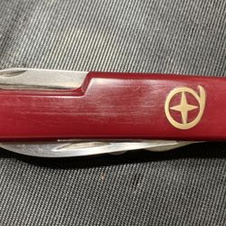 Multi Tool Red  Asking $$8 Good Condition 