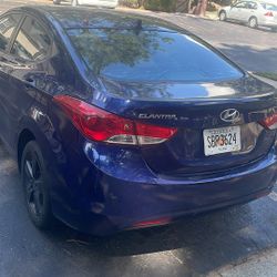 Hyundai ELANTRA 2013