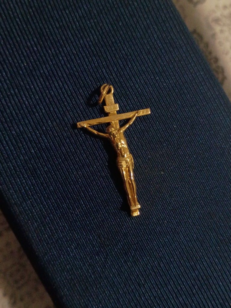 14k Jesus Pendant Brand New