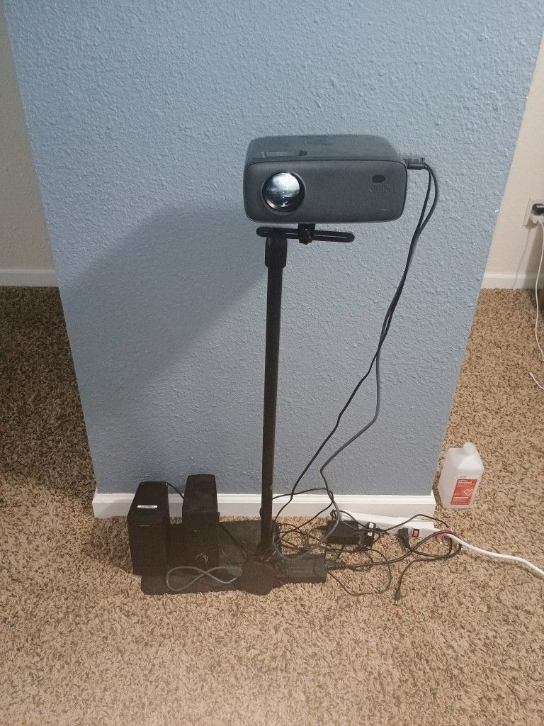 Proyector Roku and Speakers And Base