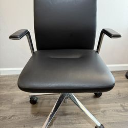 Bernhardt Design Leather Chair – Like New