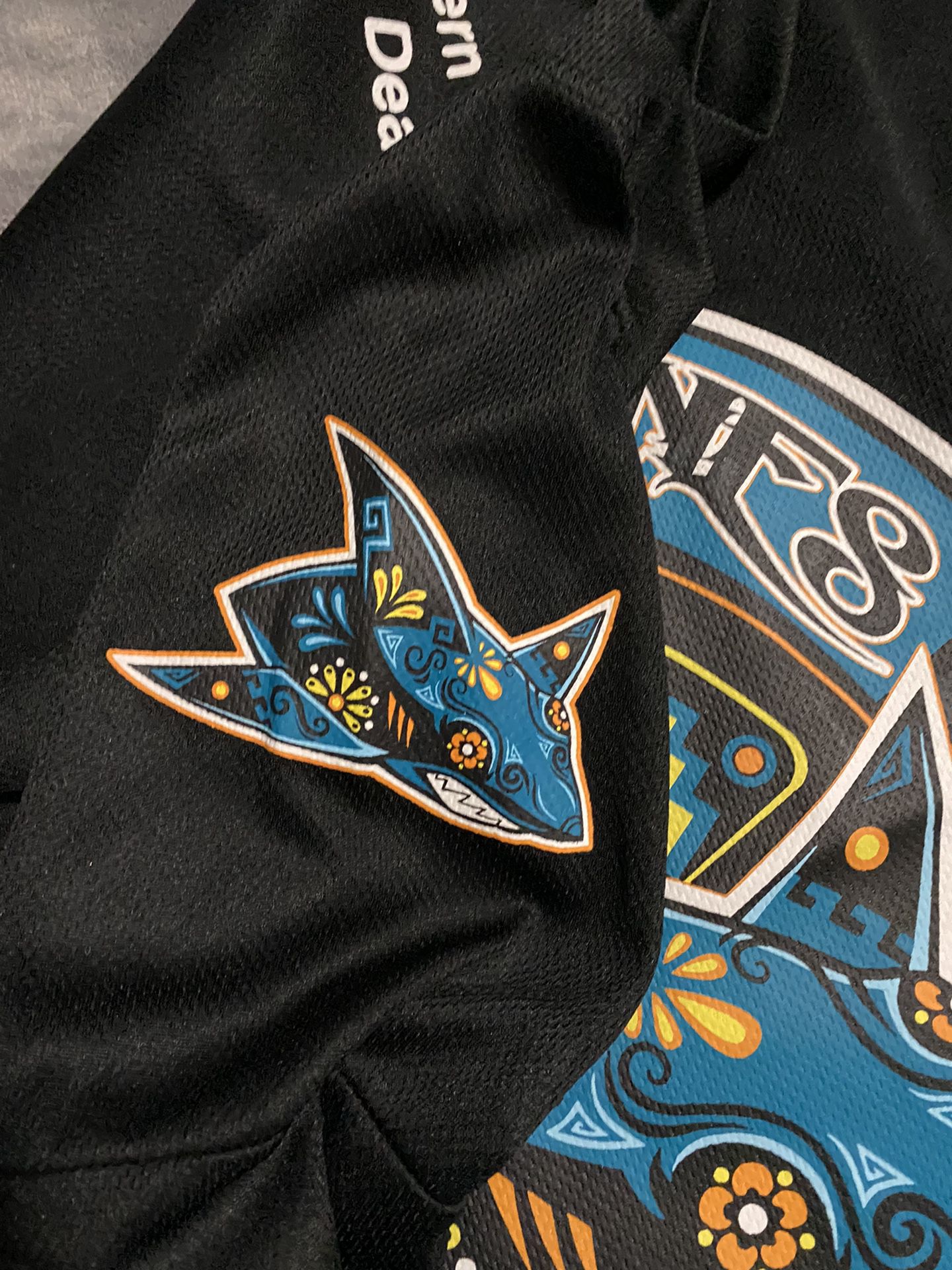 SJ Sharks NHL Woman's Large Jersey for Sale in Portland, OR - OfferUp