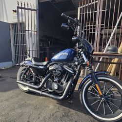Sportster Iron (contact info removed)k Like New.