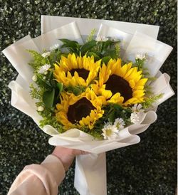 Father’s Day bouquet sunflowers