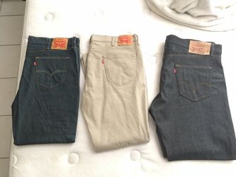 Brand new Levi's pants (42x30)