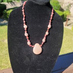 Vtg Stone Chip Necklace with Pendant 