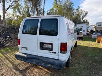 2011 Ford E-250