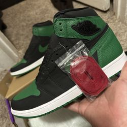 Jordan 1 Retro High Pine Green 2.0/sz 10.5 