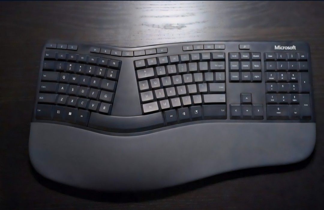 Microsoft Contoured ERGO Keyboard