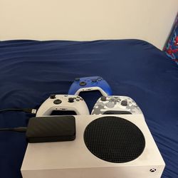 Xbox Series S With 3 Controllers And Portable Storage Unit 1tb