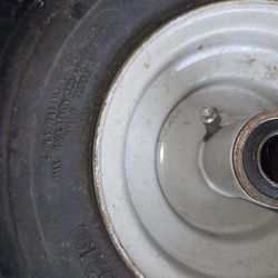 Ztr Front  Tire.. The size is on the tire..