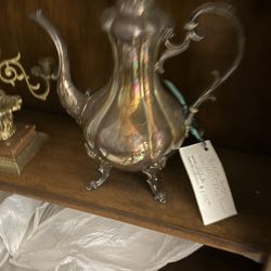 Reed & Barton silver-plated pitcher in the Winthrop pattern. Reed & Barton is a historic American silversmith company, founded in 1824 in Taunton, Mas