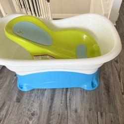 Summer Infant Comfort Height Bath Tub Elevated and Spacious Baby Bathtub 