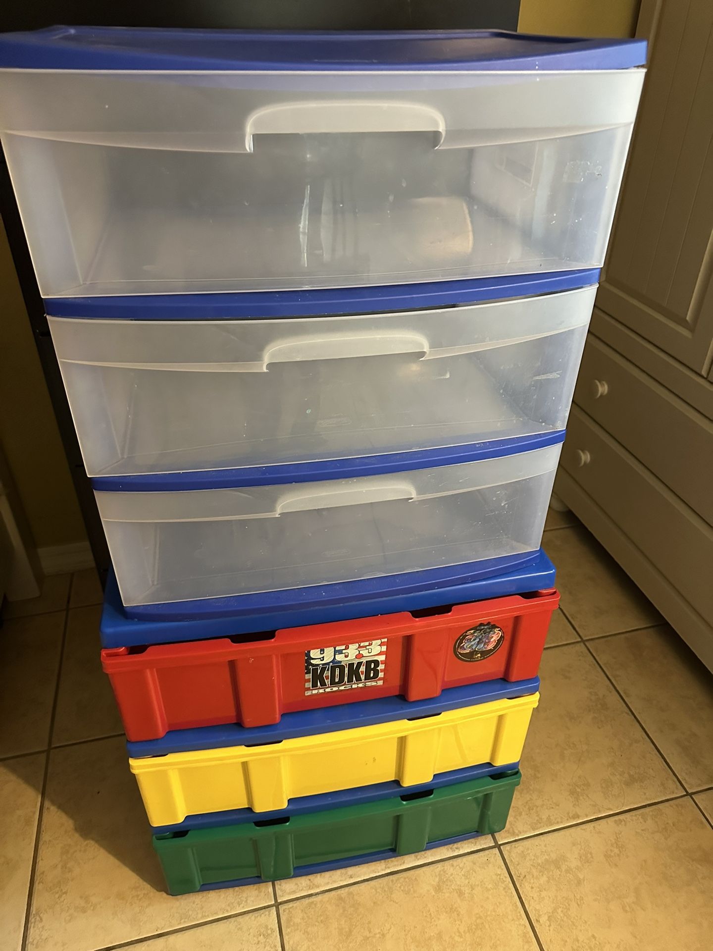 Plastic Storage Containers (3)