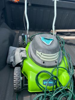 Greenworks electric lawn mower