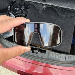 Kids Oakley’s Sutro Lite sunglasses