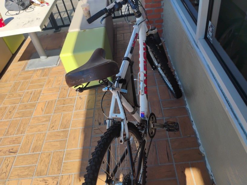 Raleigh M50 Mountain Bike