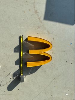 McDonald’s wall decoration lights up