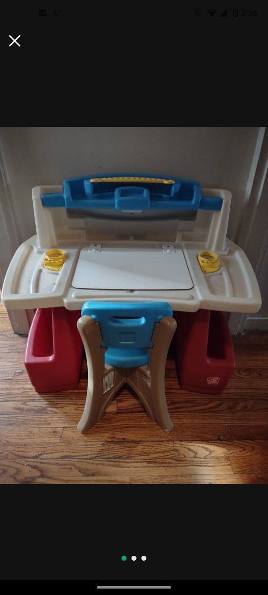 Step 2 Kids Desk With Chair 