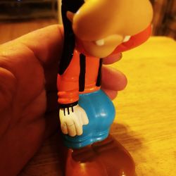 Disny Goofy Figure