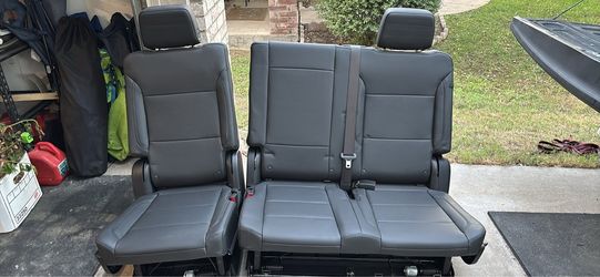 21-26 Tahoe 2nd row seating