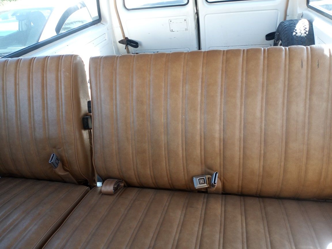 1987 Chevrolet R10 Suburban