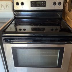 Stove electric Frigidaire stainless steel top of the line