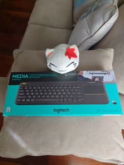 Logitech K400 Plus Touchpad Wireless Keyboard Brand New Sealed