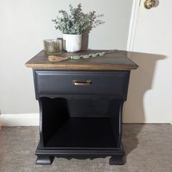 Vintage Restored End Table, Nightstand Or Side Table For Sale!