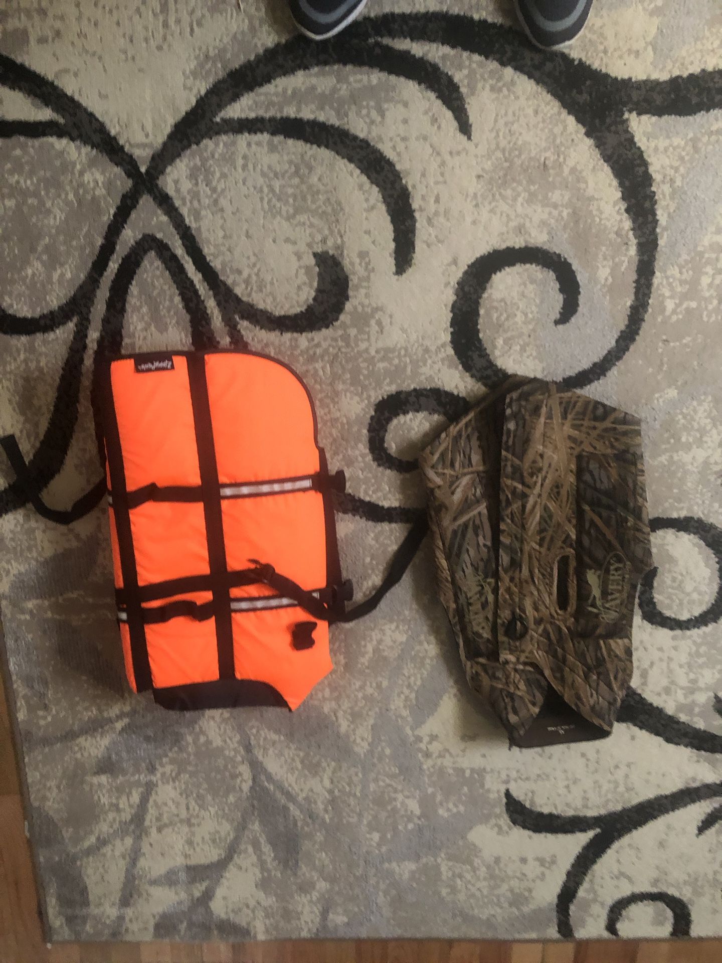 Life Vests For Medium/largeDoggo!