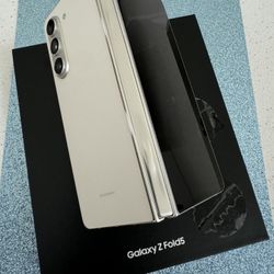 Samsung Galaxy Z fold 5 (512gb) white UNLOCKED