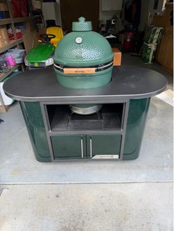 Large Green Egg in 76” island