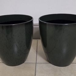 *** REDUCED *** PAIR of 10" (Tall) Green Resin Planters @ Lasting Creations