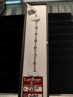Diamond tennis bracelet