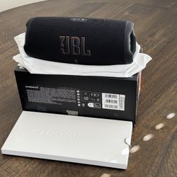 JBL Charge 5 Bluetooth Speaker