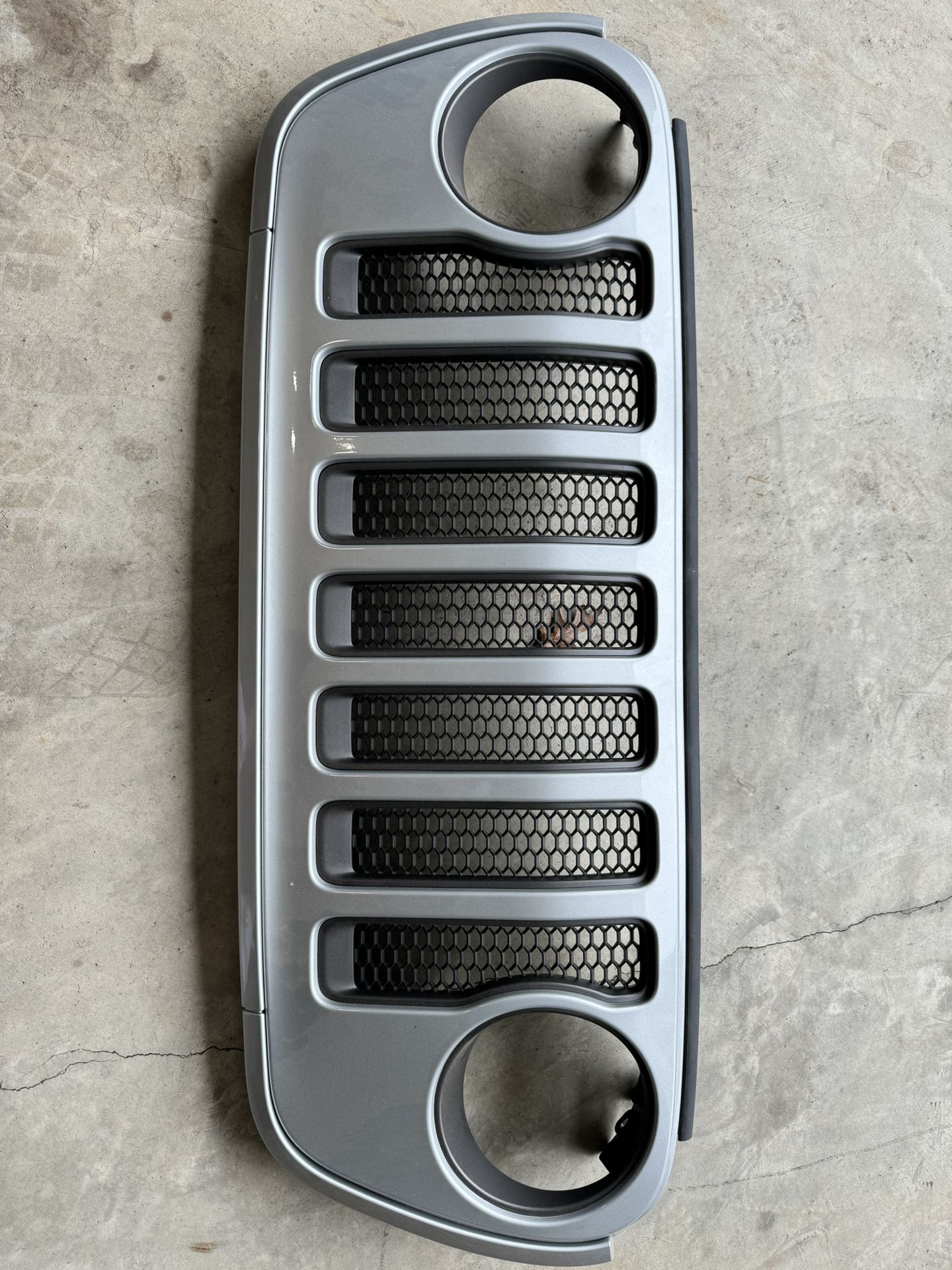 Front Grill For 2018-2022 Jeep Wrangler 