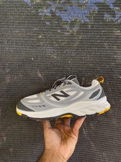 New Balance Fresh Foam 410v9 Trail Running Sneakers Grey Yellow