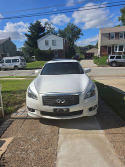 Infiniti M37 White Sedan