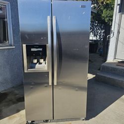 Kenmore Elite Refrigerator Side By Side – Excellent Condition, Works Great (35” x 69”)
