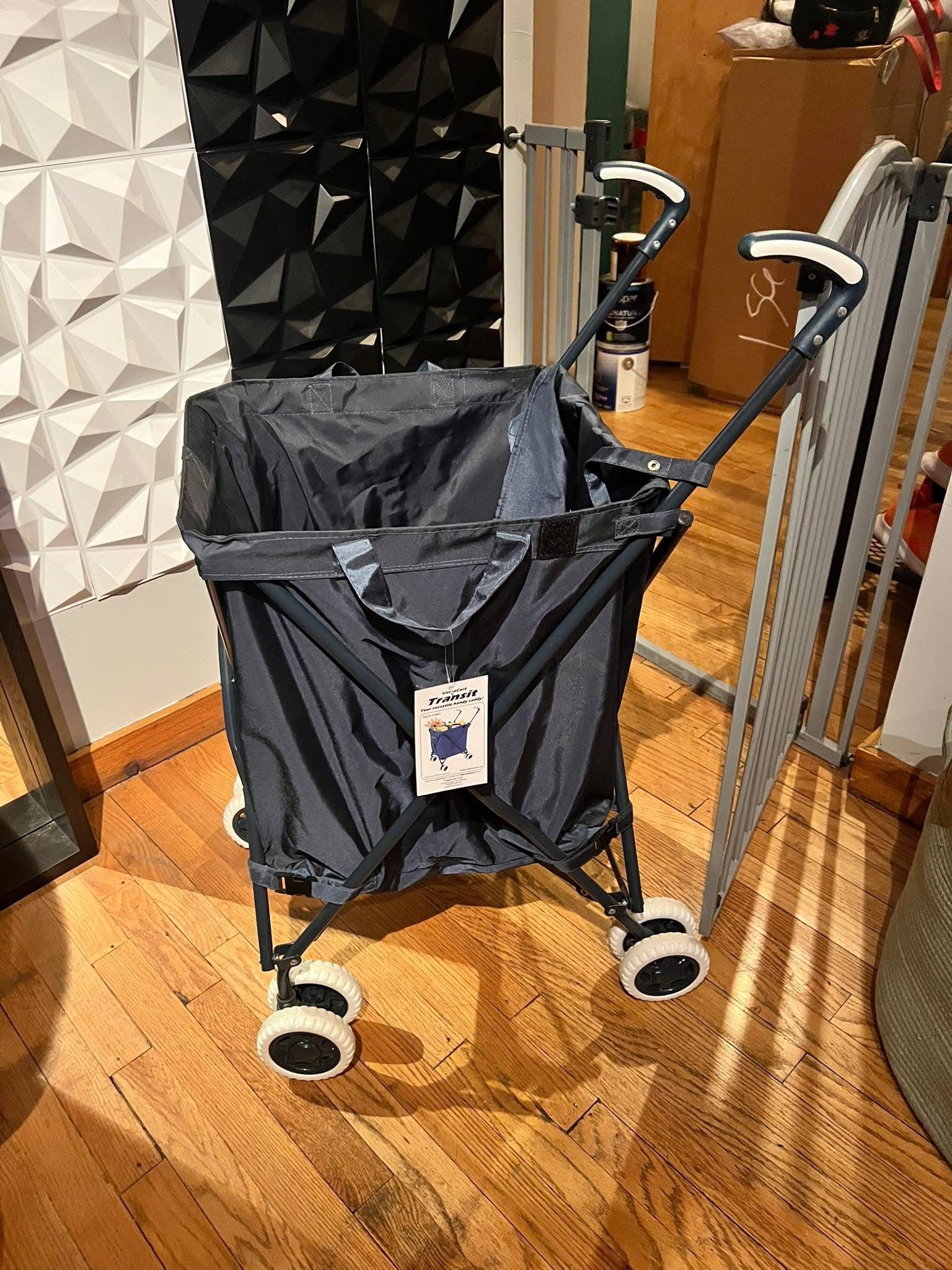 NWT - Versa foldable shopping cart