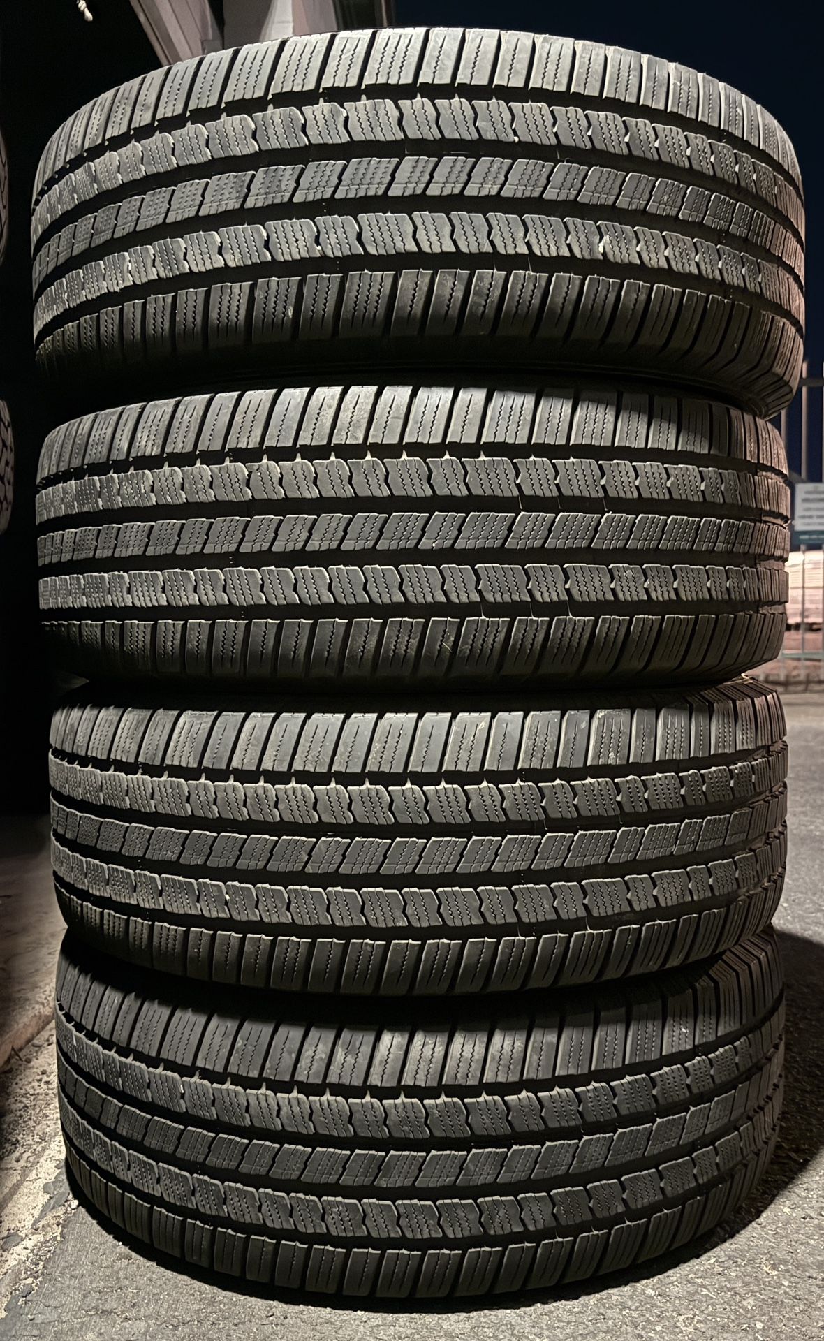 275 55 20 Michelin