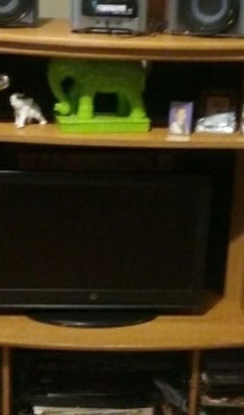 T V Stand , dvd And Cds Compartment