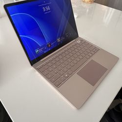 Microsoft Surface Laptop 13.8”